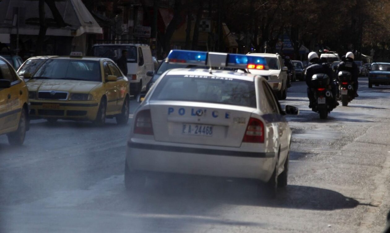 Σε εξέλιξη επιχείρηση της αστυνομίας σε δύο κτίρια που τελούν υπό κατάληψη στο κέντρο της Αθήνας
