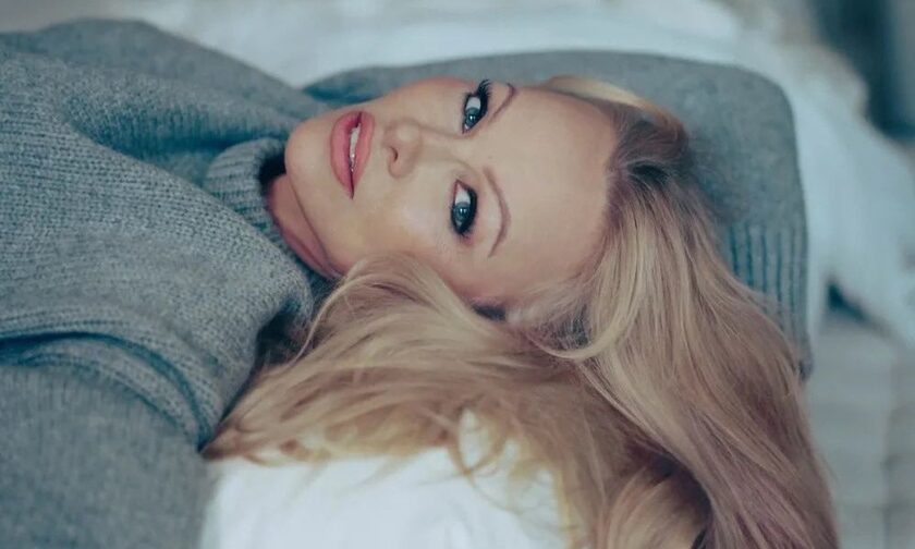 Pamela Anderson: Η άφιλτρη selfie στα 56 της χρόνια