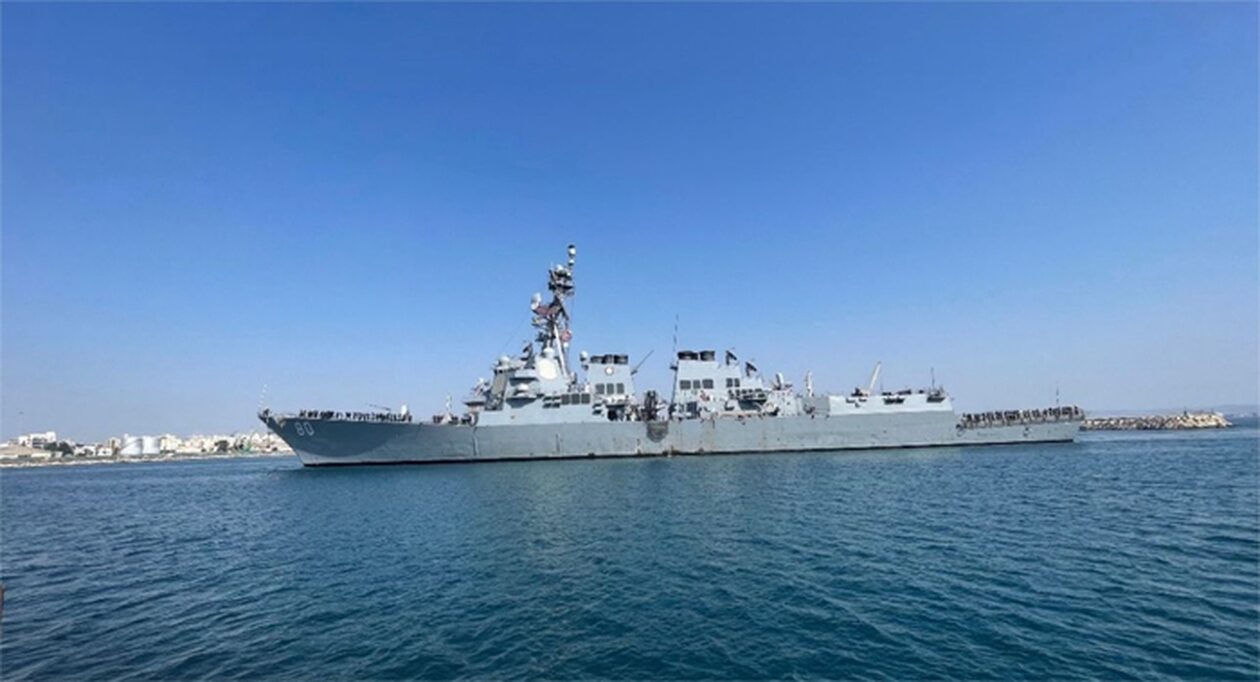 Κύπρος: Στη Λάρνακα το αμερικανικό αντιτορπιλικό USS Roosevelt