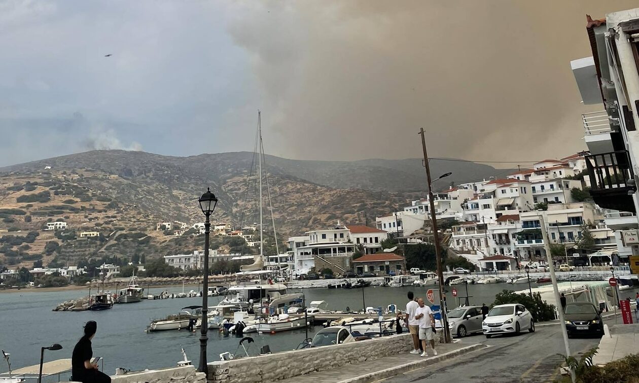 Φωτιά - Άνδρος: «Κινδυνεύουν σπίτια» - Η έκκληση του δημάρχου μέσω του Newsbomb.gr