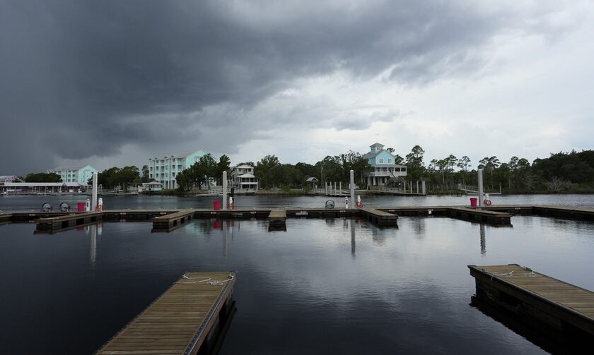 O τυφώνας «Ιδαλία» απειλεί τη Φλόριντα