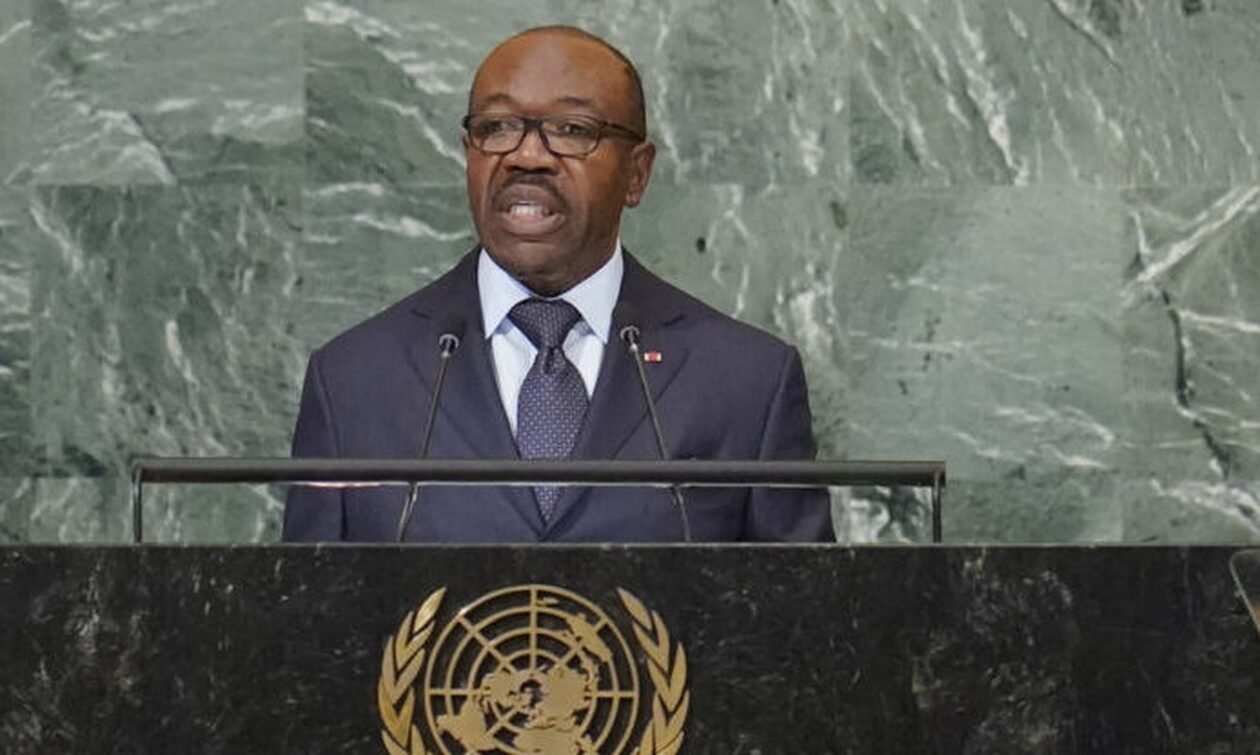 Πραξικόπημα στην Γκαμπόν: Σε κατ' οίκον περιορισμό ο πρόεδρος Μπόνγκο - Πανηγύρια στους δρόμους