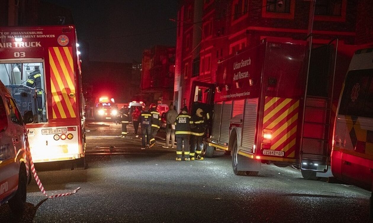 Πυρκαγιά στο Γιοχάνεσμπουργκ: 74 νεκροί, ανάμεσά τους 12 παιδιά -  Δεκάδες οι αγνοούμενοι