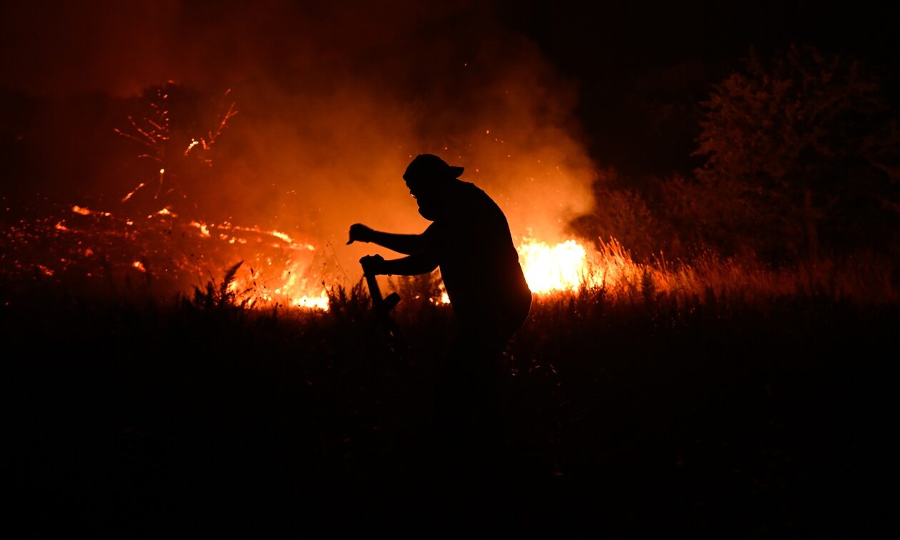 Φωτιά στον Έβρο: Νέα δύσκολη νύχτα για Σουφλί, Δαδιά και Κορνοφωλιά