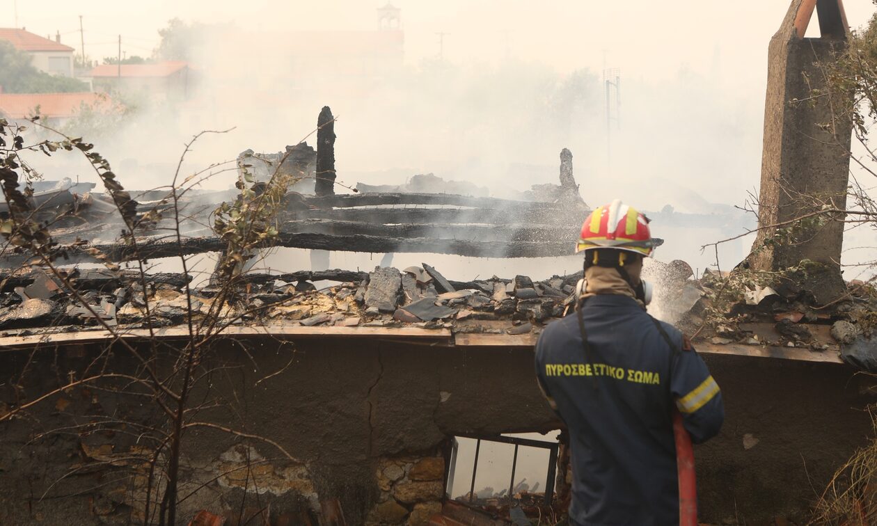 Σουφλί: Η εικόνα έπειτα από την απομάκρυνση του καπνού της πυρκαγιάς που εξακολουθεί να καίει