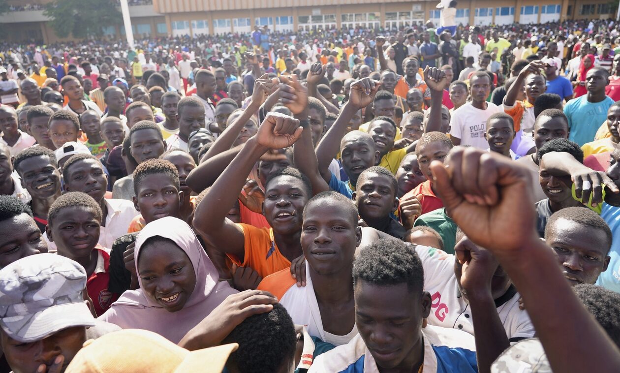 Νίγηρας: Μεγάλη συγκέντρωση έξω από στρατιωτική βάση - Ζητούν να αποχωρήσουν οι Γάλλοι στρατιώτες