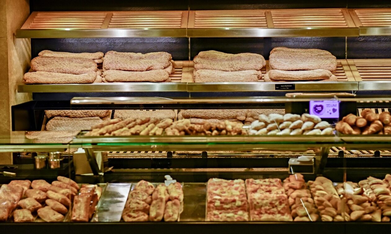 Ακρίβεια: Κορυφώνεται η αγωνία για το ψωμί, οι αρτοποιοί ζητούν παρεμβάσεις στην αγορά αλεύρων