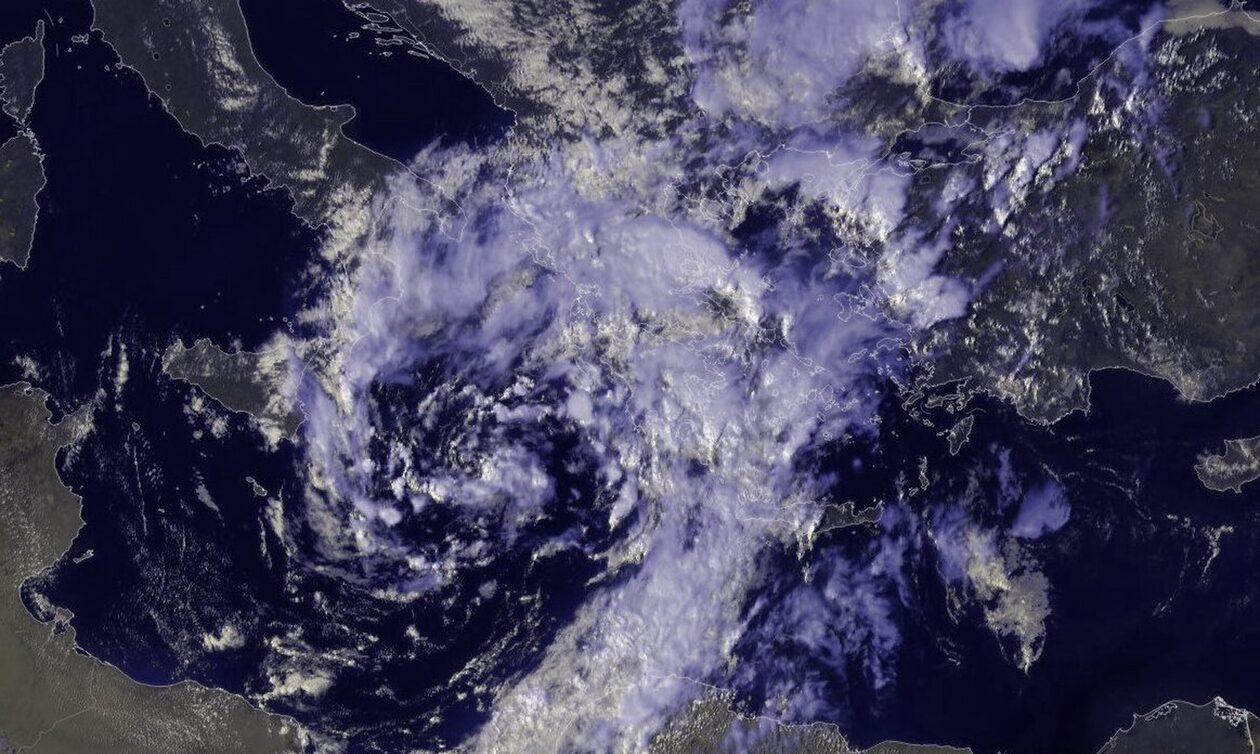 Κακοκαιρία Daniel: Φωτογραφία από δορυφόρο δείχνει πώς «πνίγεται» η Ελλάδα