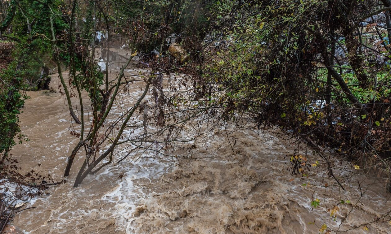 Έκκληση Αρτοποιού: Μην διασχίζετε πλημμυρισμένους δρόμους – «Να μην εκτεθούμε σε κίνδυνο»