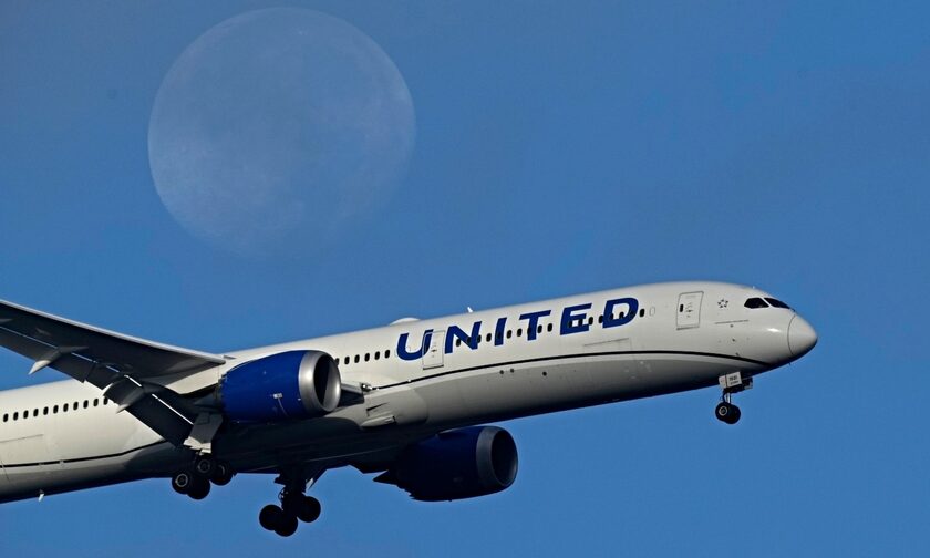 ΗΠΑ: Η United Airlines καθήλωσε προσωρινά τα αεροσκάφη της λόγω «τεχνικού προβλήματος»