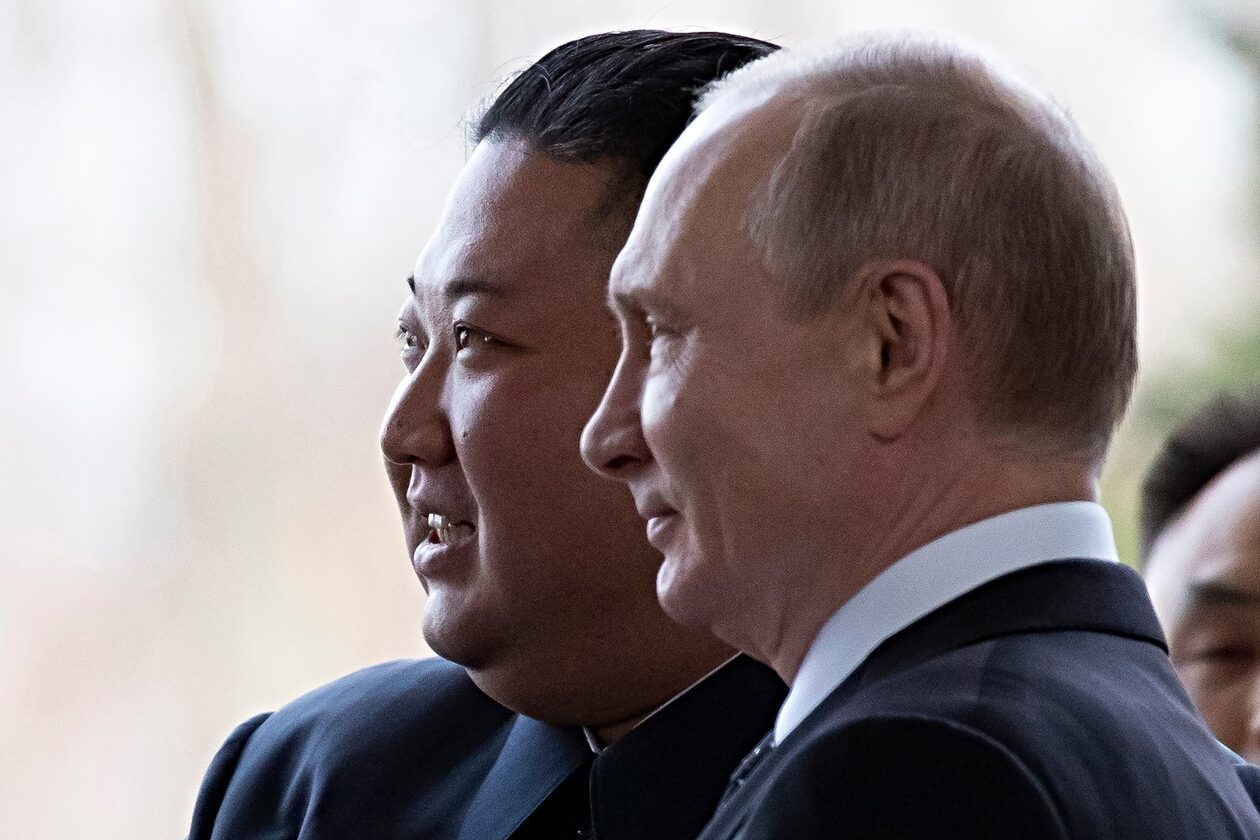 Λευκός Οίκος: Η Βόρεια Κορέα «θα πληρώσει το τίμημα» εάν παραδώσει όπλα στη Ρωσία