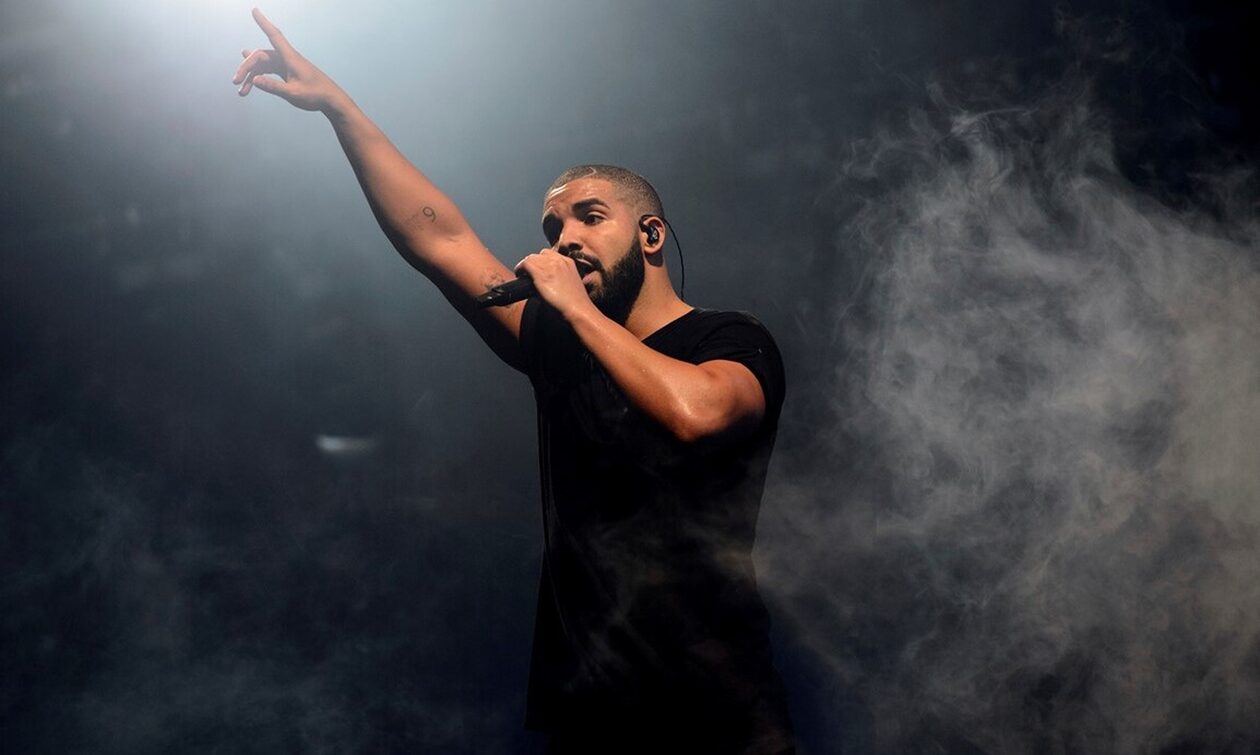 Ο Drake χάρισε 50.000 δολάρια σε θαυμαστή στη συναυλία του στο Λας Βέγκας
