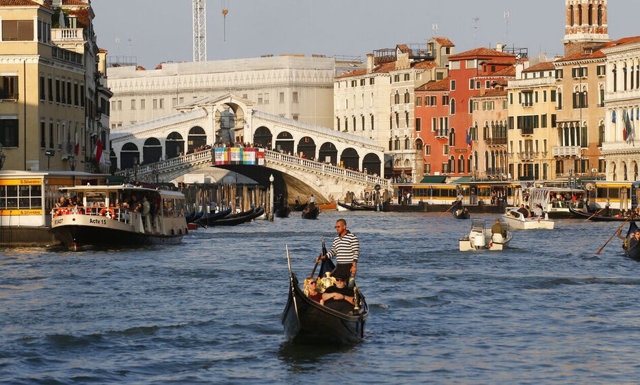 Βενετία: Θα χρεώνει εισιτήριο 5 ευρώ από το 2024 - Το πιλοτικό πρόγραμμα κατά του υπερτουρισμού