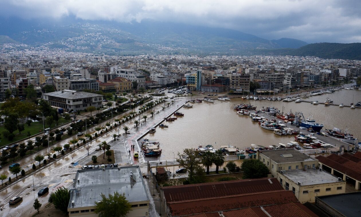 Κακοκαιρία Daniel: Έκλεισε η Εθνική Αθήνας-Θεσσαλονίκης στη Λάρισα και στα δύο ρεύματα