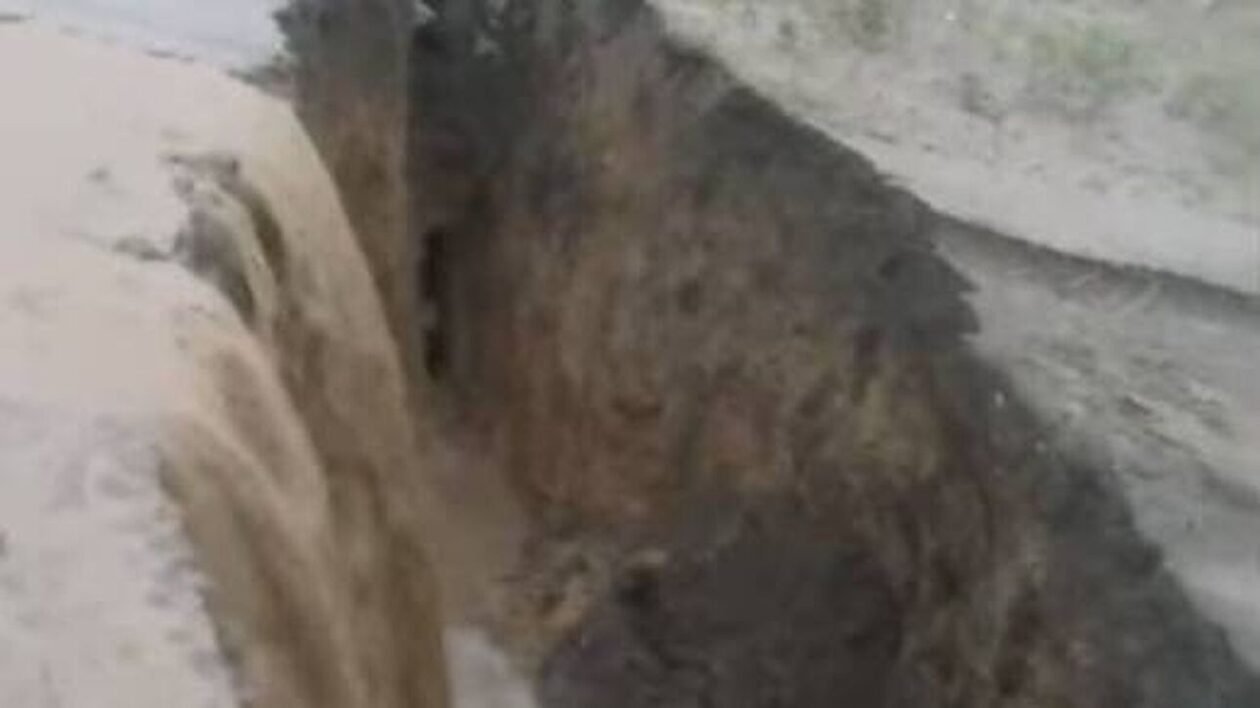 Κακοκαιρία Daniel: Απόκοσμες εικόνες - «Κόπηκε» στα δύο η γη στο Κιλελέρ