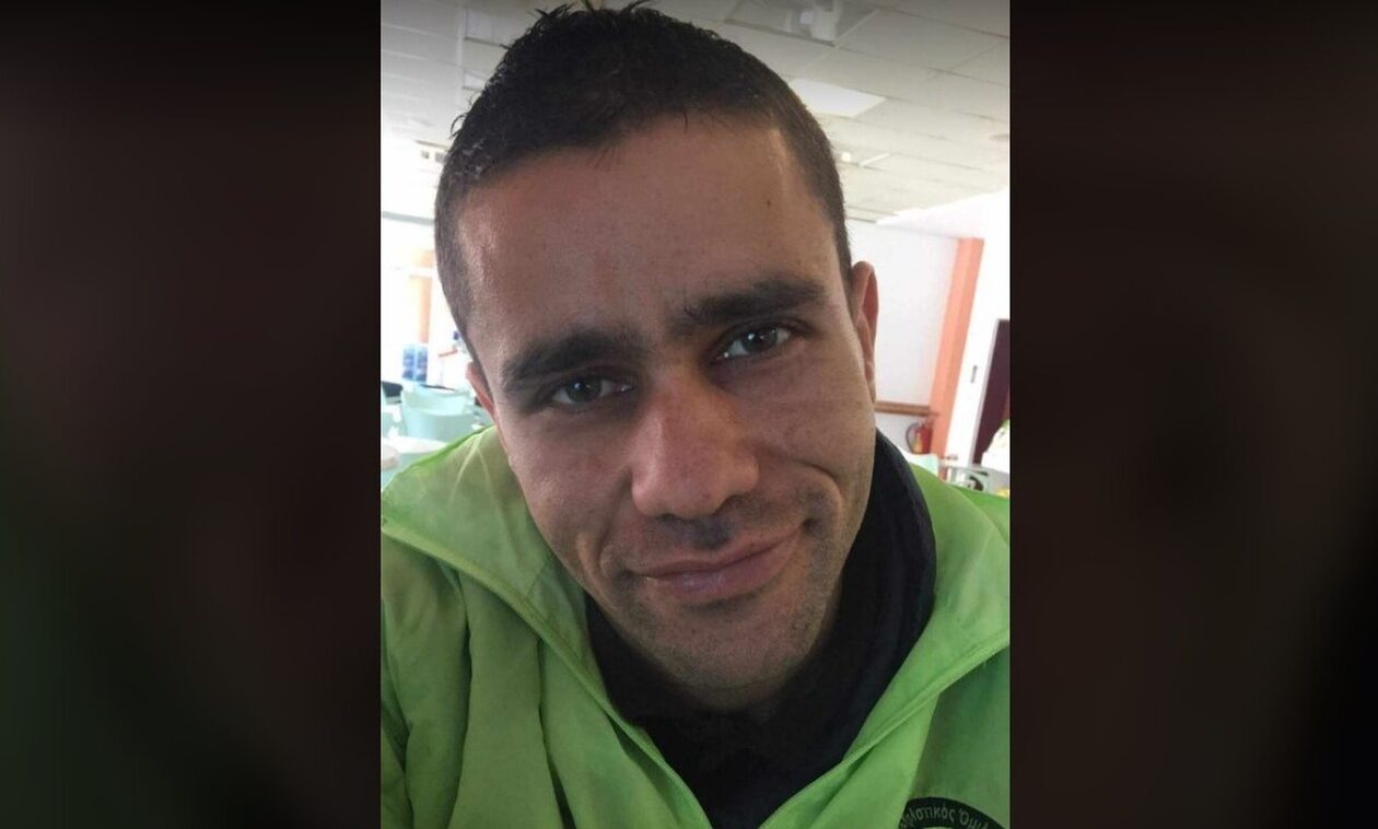 Αντώνης Καργιώτης: Δεν άντεξε ο αδερφός του και λιποθύμησε - Κλίμα οδύνης στην κηδεία του 36χρονου