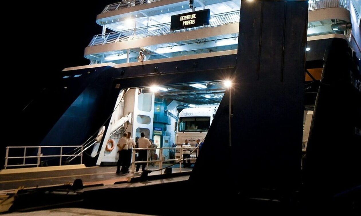 Ηράκλειο: Εσπευσμένα από το πλοίο στο νοσοκομείο 23χρονη επιβάτιδα
