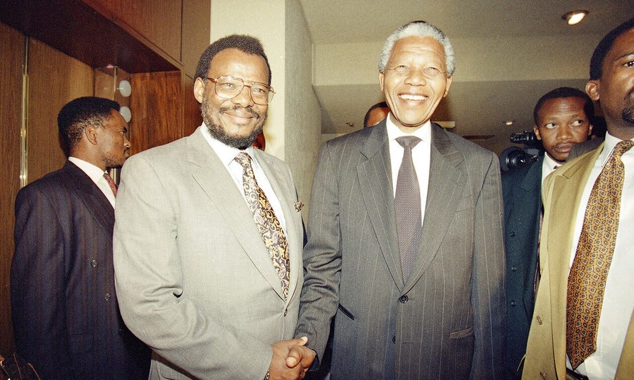 Πέθανε σε ηλικία 95 ετών ο ηγέτης των Ζουλού και αντίπαλος του Μαντέλα