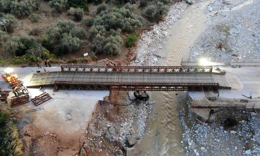 Κακοκαιρία Daniel: Έτοιμη η γέφυρα που έστησε ο Στρατός στα Καλά Νερά μέσα σε 30 ώρες