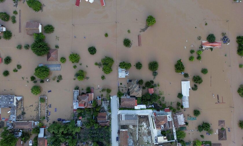 Πλημμύρες: Τραγωδία δίχως τέλος – Συγκλονίζουν οι μαρτυρίες ανθρώπων που έχασαν συγγενείς τους