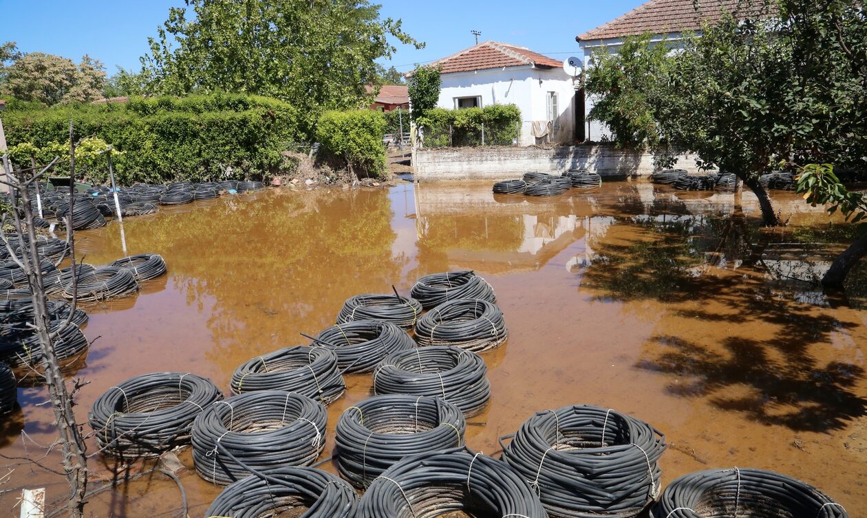 Πλημμύρες: Επίδομα 534 ευρώ με δήλωση στο gov.gr - Τι ισχύει για την αναστολή συμβάσεων