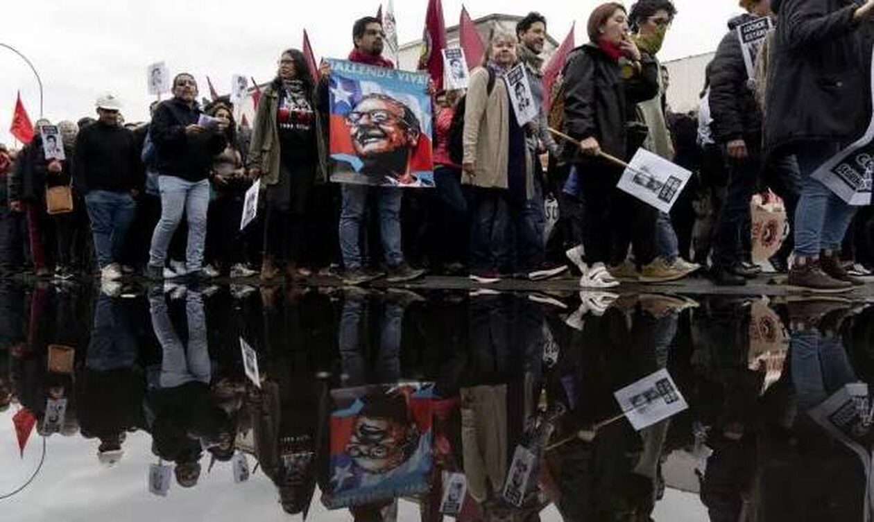 Χιλή: Μια διχασμένη χώρα «θυμάται» τα 50 χρόνια από το αιματηρό πραξικόπημα του Πινοτσέτ