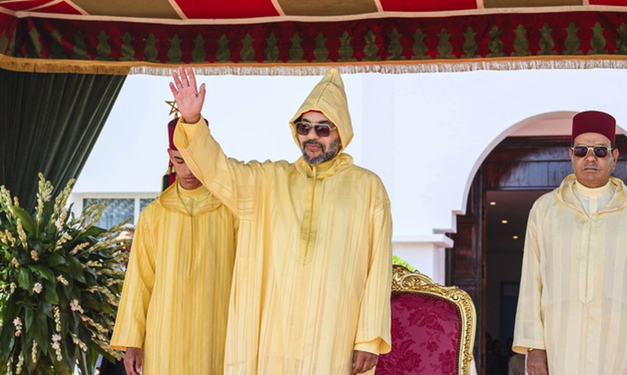 Μαρόκο: Ο βασιλιάς Μοχάμεντ έδωσε αίμα για τους σεισμόπληκτους