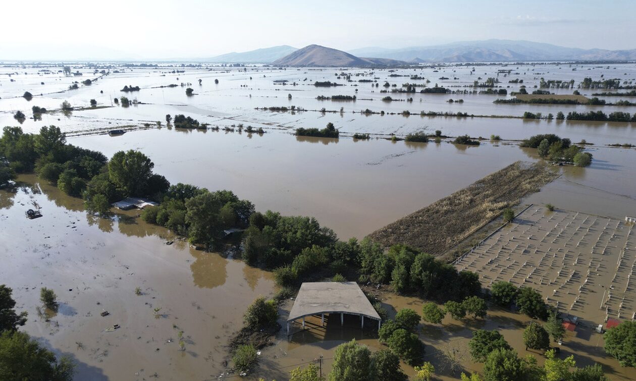 Πλημμύρες: Η καταστροφή στον θεσσαλικό κάμπο εκτινάσσει την ακρίβεια