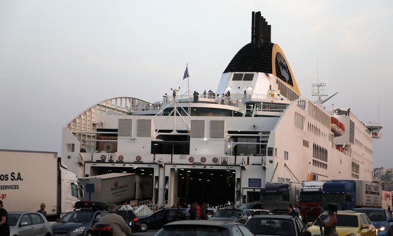 Πλοία: Δεμένα στα λιμάνια λόγω της 24ωρης απεργίας των ναυτικών για τη δολοφονία του Αντώνη Καργιώτη