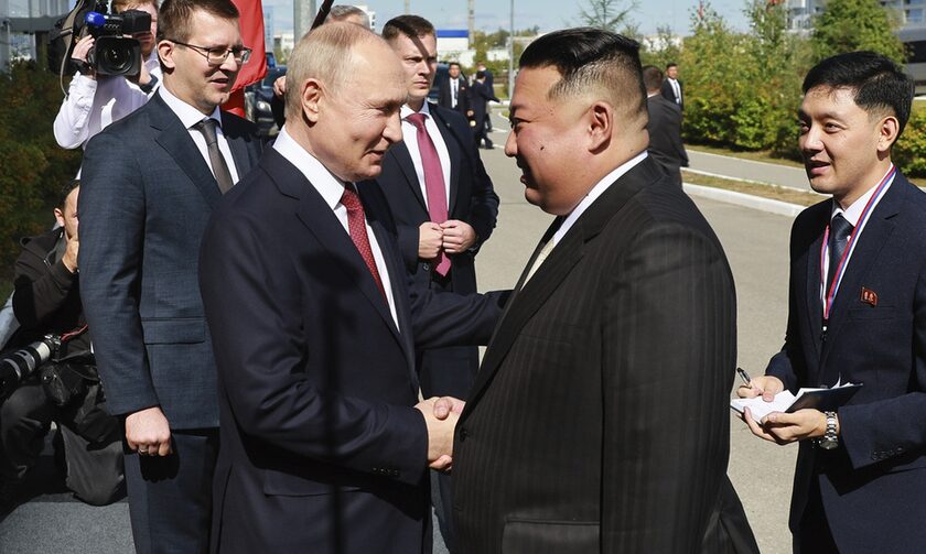Χαμόγελα για τον Κιμ Γιονγκ Ουν και τον Πούτιν