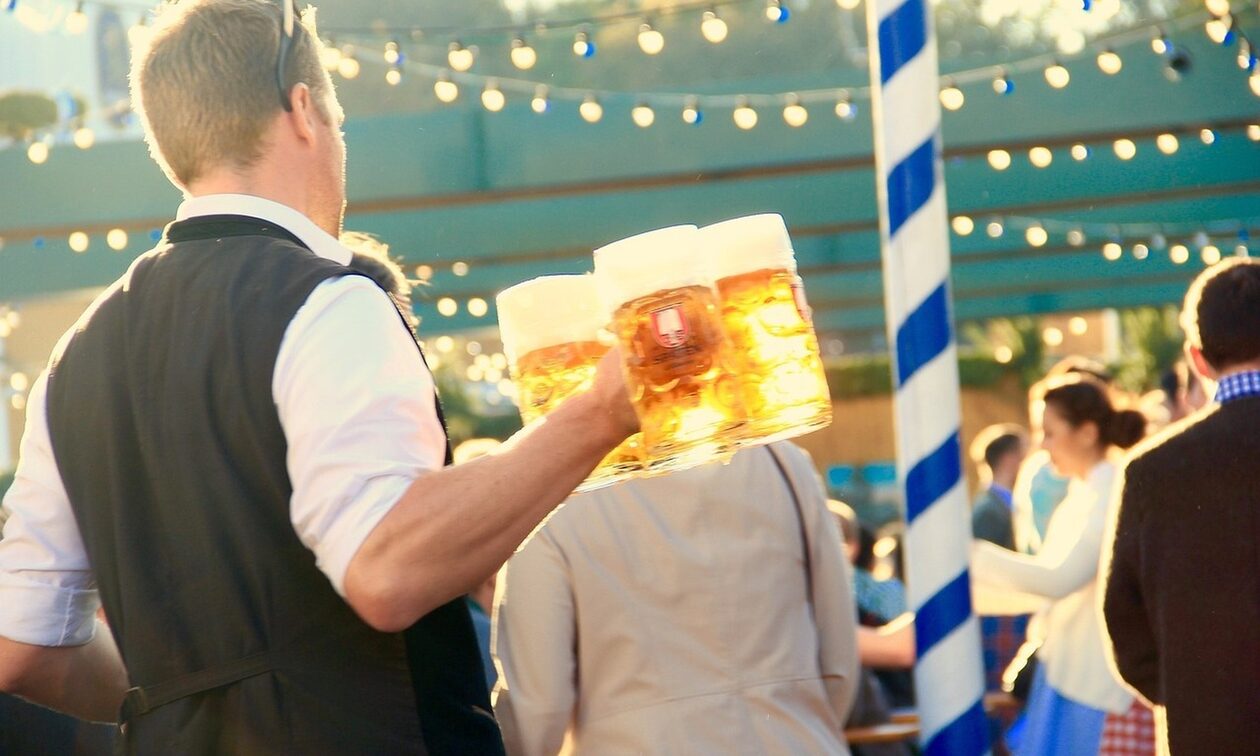 Oktoberfest: Το μεγαλύτερο φεστιβάλ μπύρας στον κόσμο για πρώτη φορά στην Ελλάδα