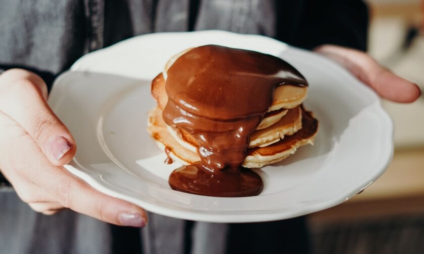 Πώς θα φτιάξεις light pancakes με σοκολάτα