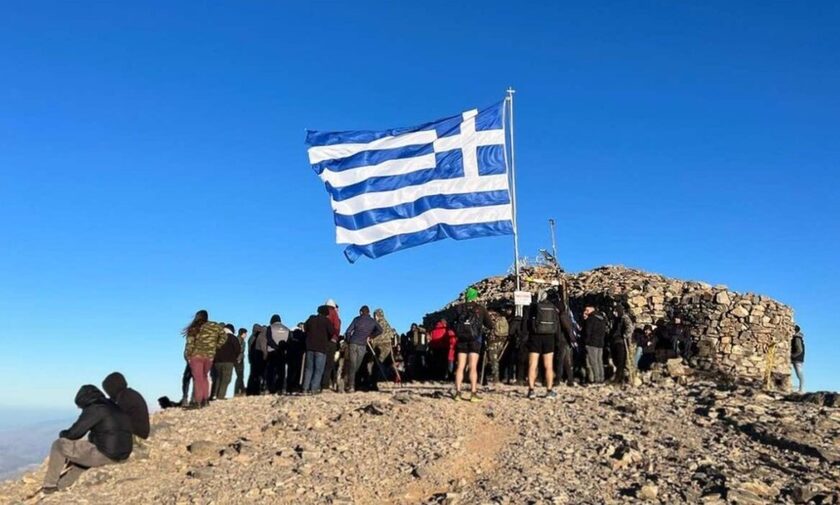 4 Ρεθυμνιώτες ανέβηκαν στην «κορυφή της Κρήτης» για να προσκυνήσουν!