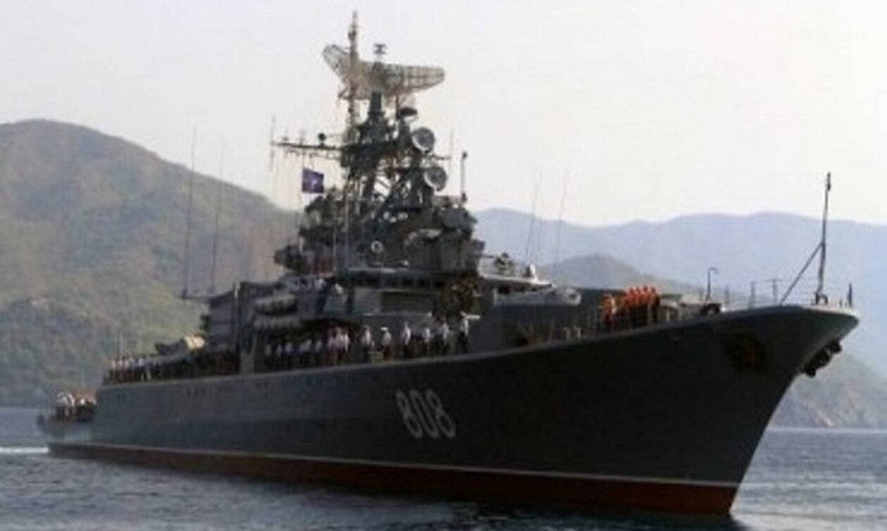 Το Κίεβο υπουστηρίζει ότι προκάλεσε ζημιές σε δύο ρωσικά περιπολικά σκάφη στη Μαύρη Θάλασσα