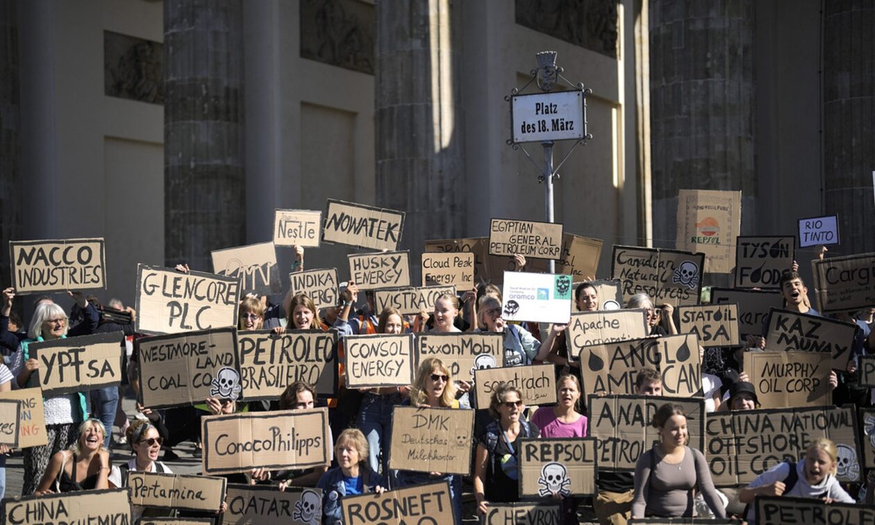 Κλίμα: Διαδηλώνουν σε 54 χώρες του κόσμου για την κατάργηση της χρήσης ορυκτών καυσίμων