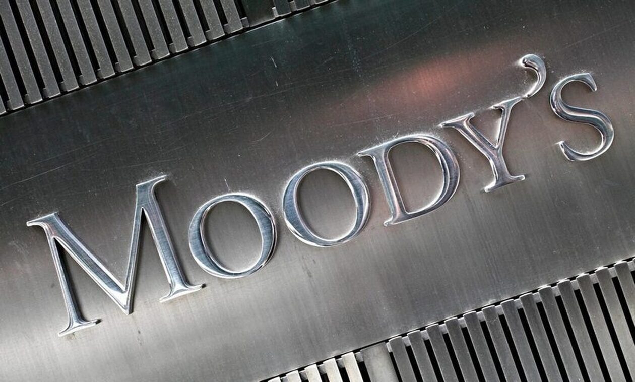 Moodys: Διπλή αναβάθμιση της ελληνικής οικονομίας σε Ba1 από Ba3