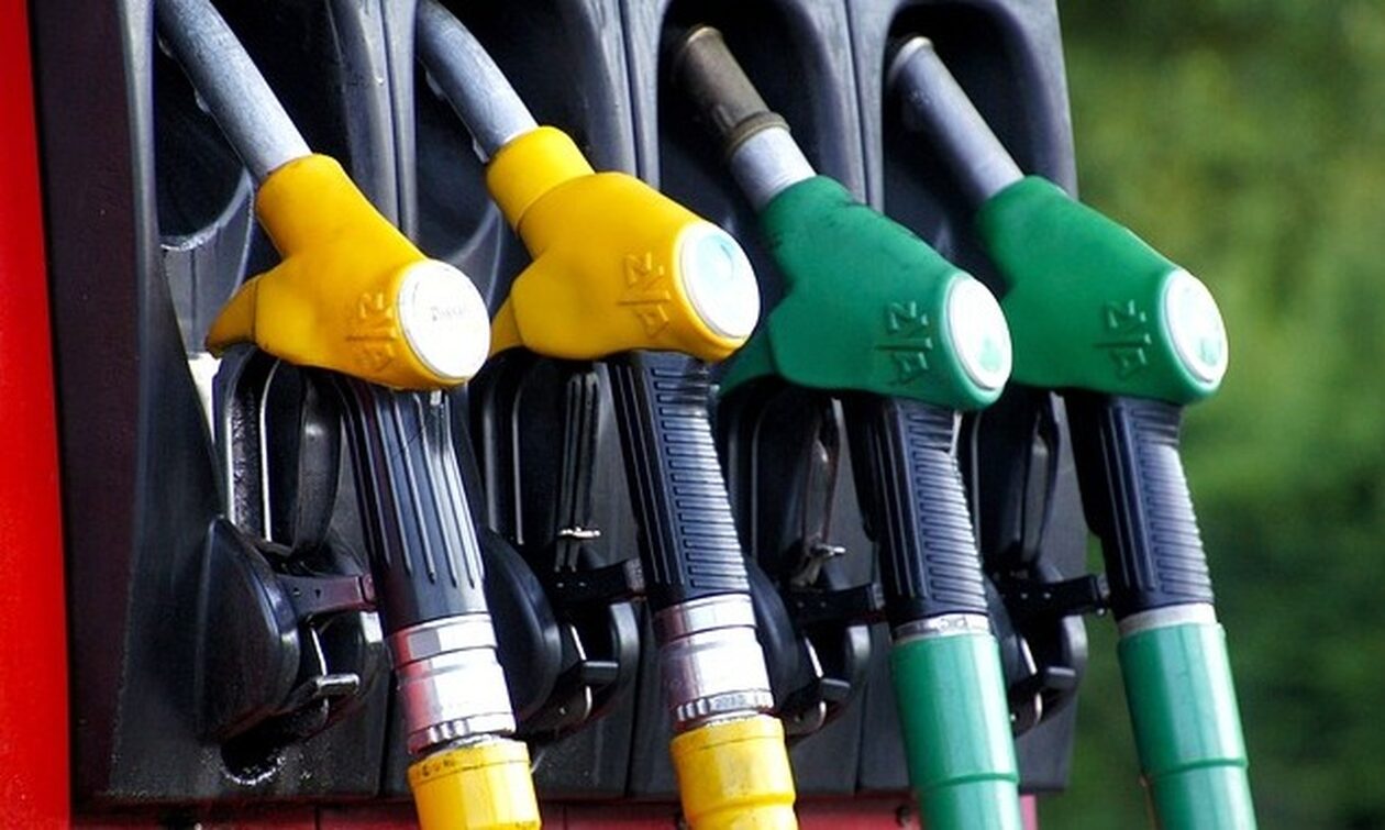 «Χωρίς φρένο» οι τιμές των καυσίμων: Στα υψηλότερα επίπεδα έτους η διεθνής τιμή του πετρελαίου