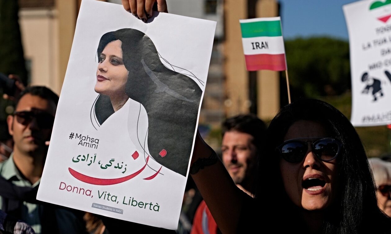 Ιράν: Ένας χρόνος από τον θάνατο της Μαχσά Αμινί – Συνελήφθη ο πατέρας της