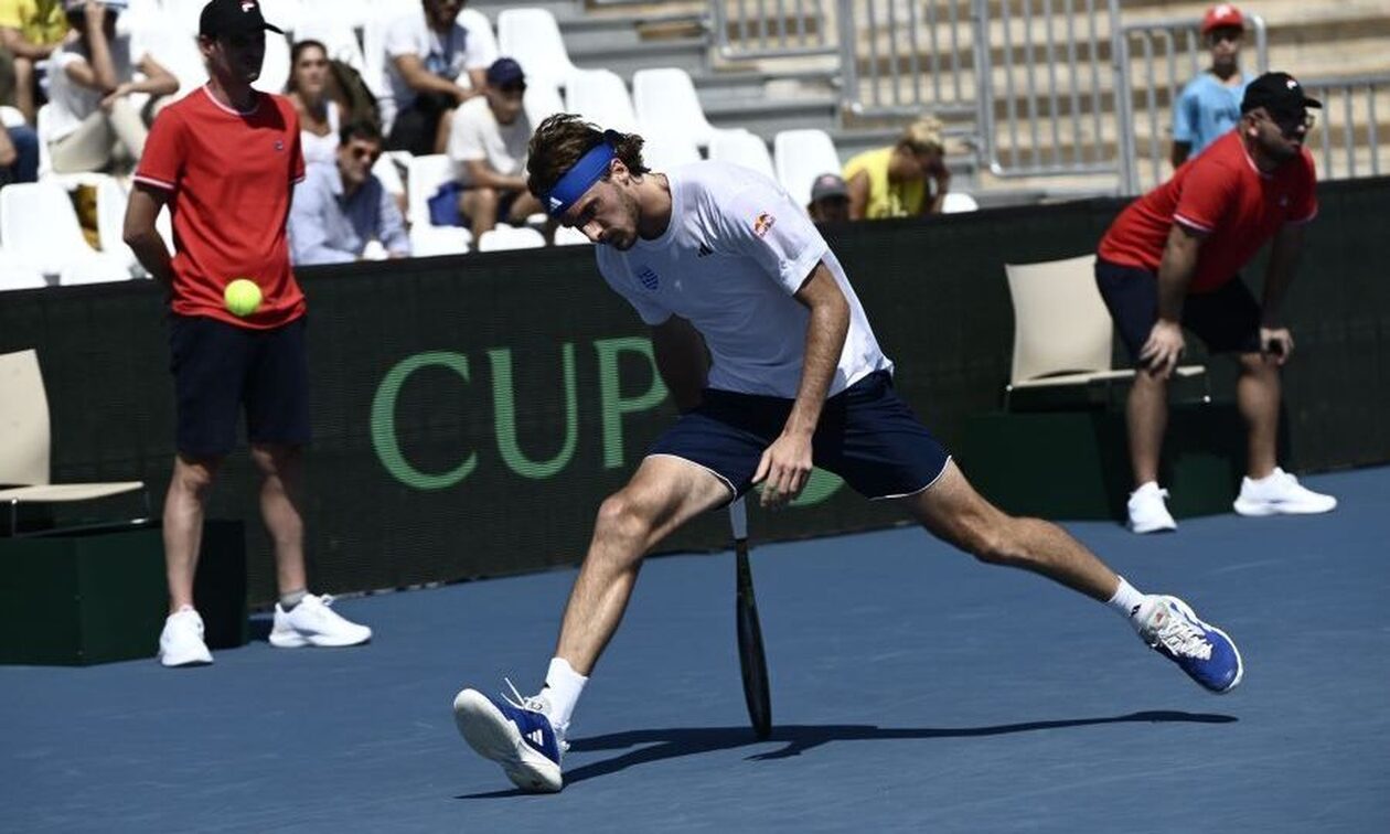 Davis Cup: «Λύγισε» ο Στέφανος Τσιτσιπάς, ήττα της Ελλάδας από τη Σλοβακία με 3-1
