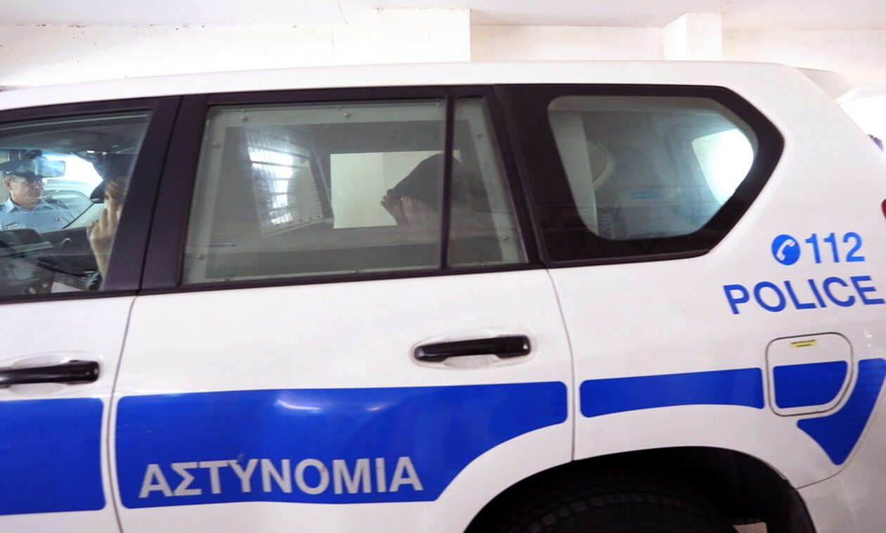 Κύπρος: Έξι συλλήψεις οπαδών με «πολεμοφόδια» πριν το ΑΠΟΕΛ - Απόλλων