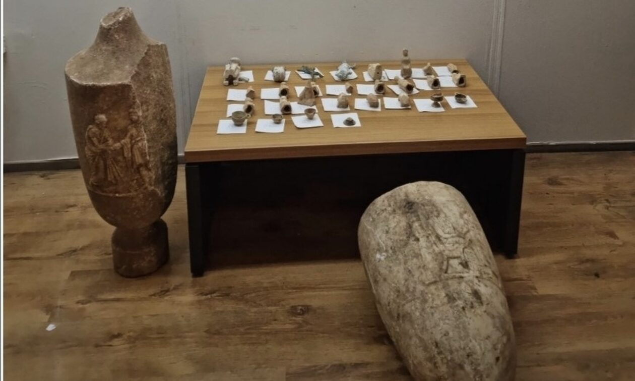 Παλαιό Φάληρο: Η ΕΛΑΣ απέτρεψε αγοραπωλησία – «μαμούθ» αρχαίων αντικειμένων