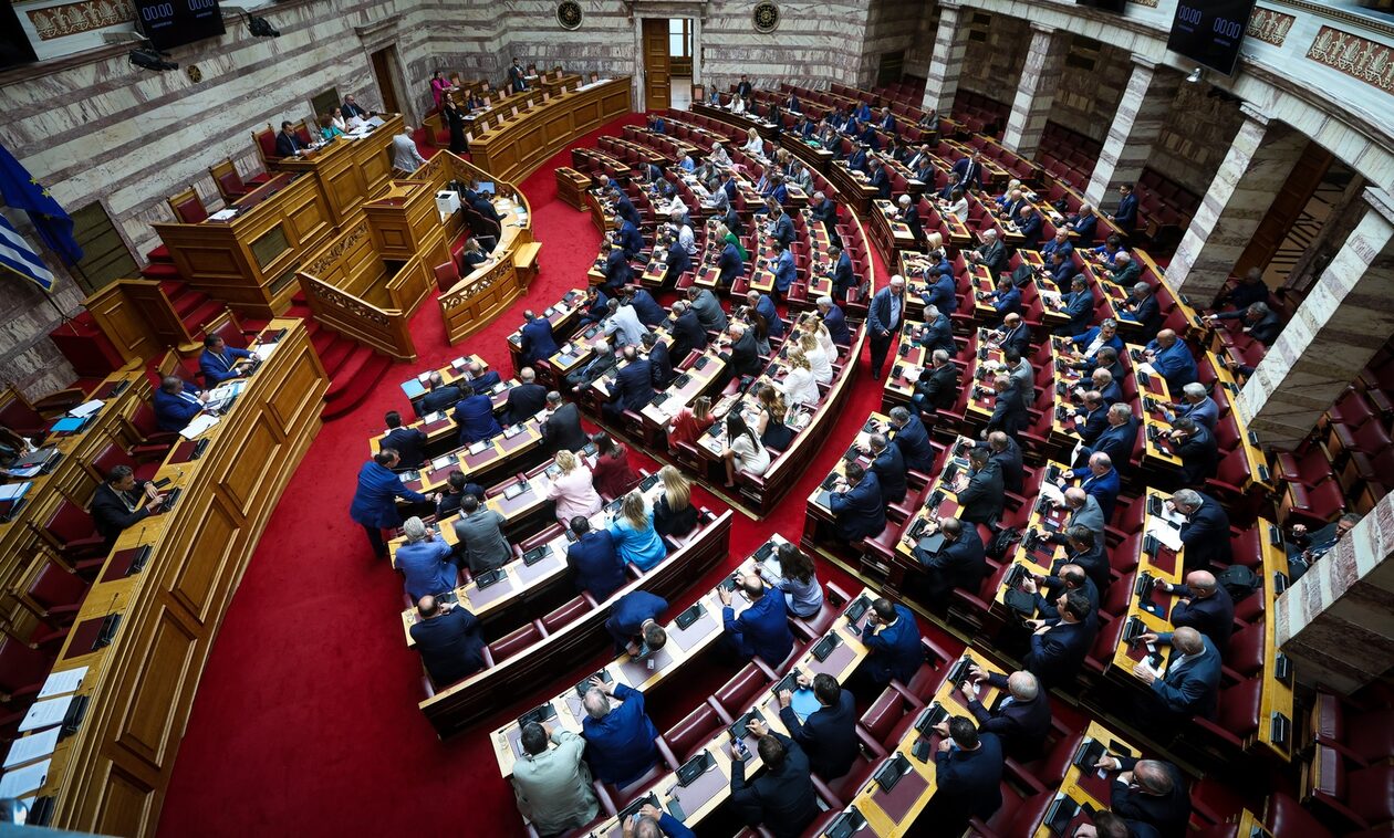 Βουλή: Ομόφωνα άρση ασυλίας για Καλαματιανό, Κοτρωνιά και Δούρου