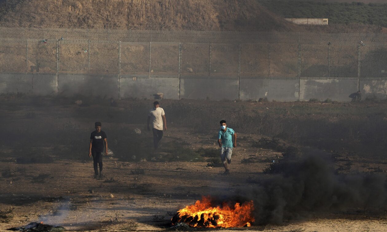 Οι ισραηλινοί πλήττουν θέσεις της Χαμάς στη Γάζα - Συνεχίζονται οι βίαιες διαδηλώσεις στα σύνορα