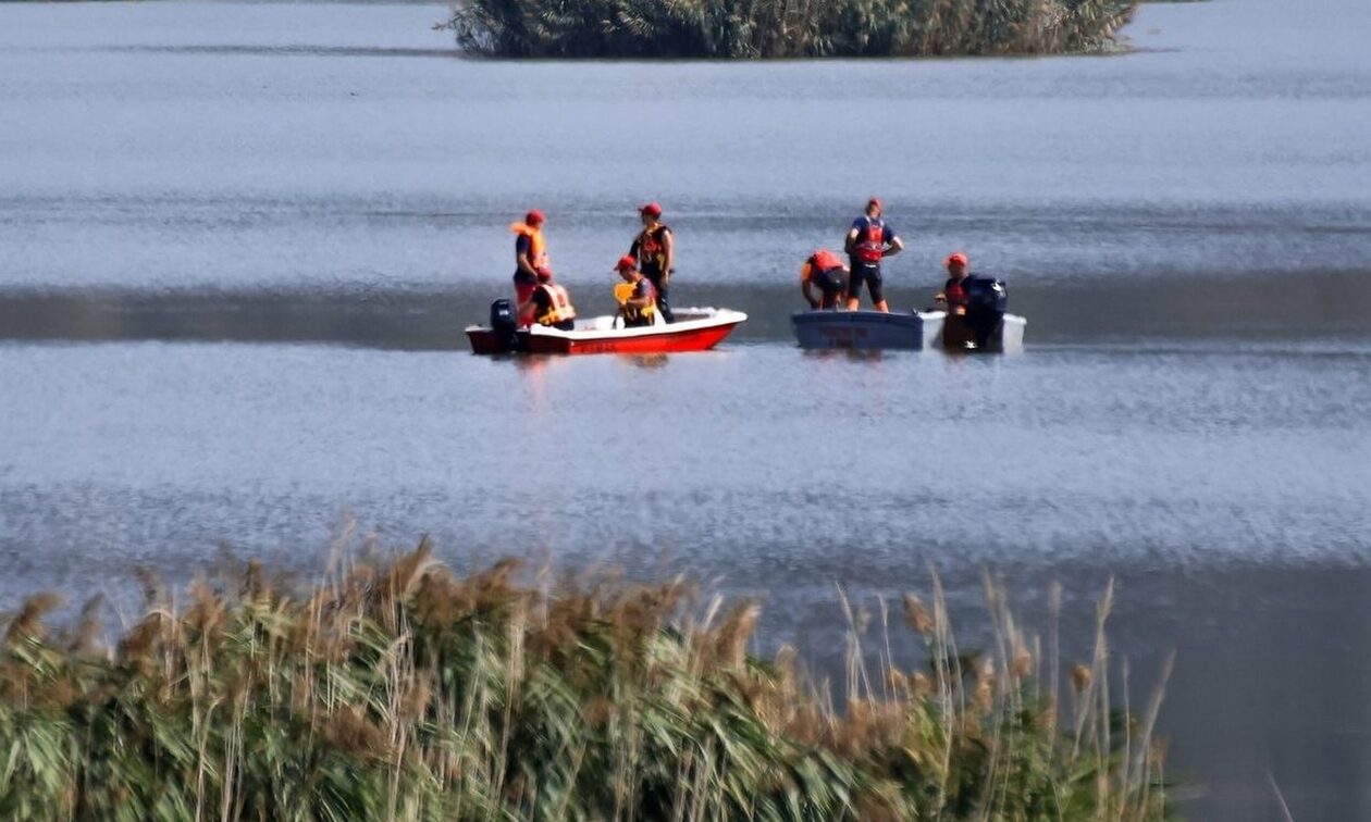 Λίμνη Κάρλα: Ο σπαραγμός της μητέρας του 43χρονου ψαρά που βρέθηκε νεκρός - «Τι κακό Θεέ μου...»
