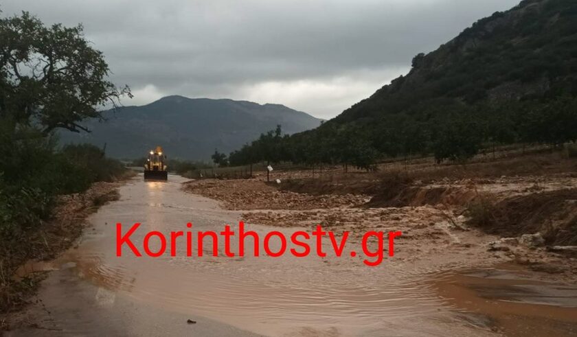Κακοκαιρία Elias: Ισχυρή βροχόπτωση στην Κορινθία - Πλημμύρησαν δρόμοι και φούσκωσαν τα ρέματα