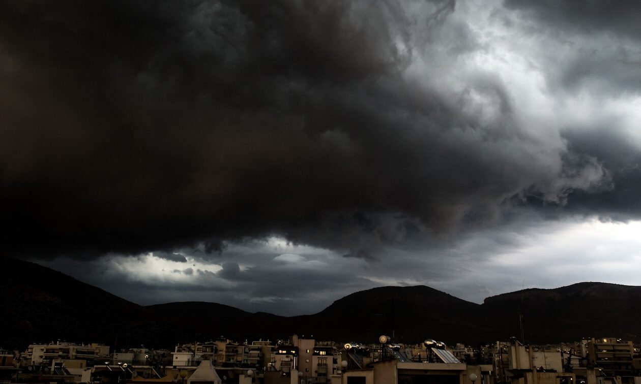 Κακοκαιρία Elias: Άνοιξαν οι ουρανοί στην Αθήνα – Έντονη κεραυνική δραστηριότητα