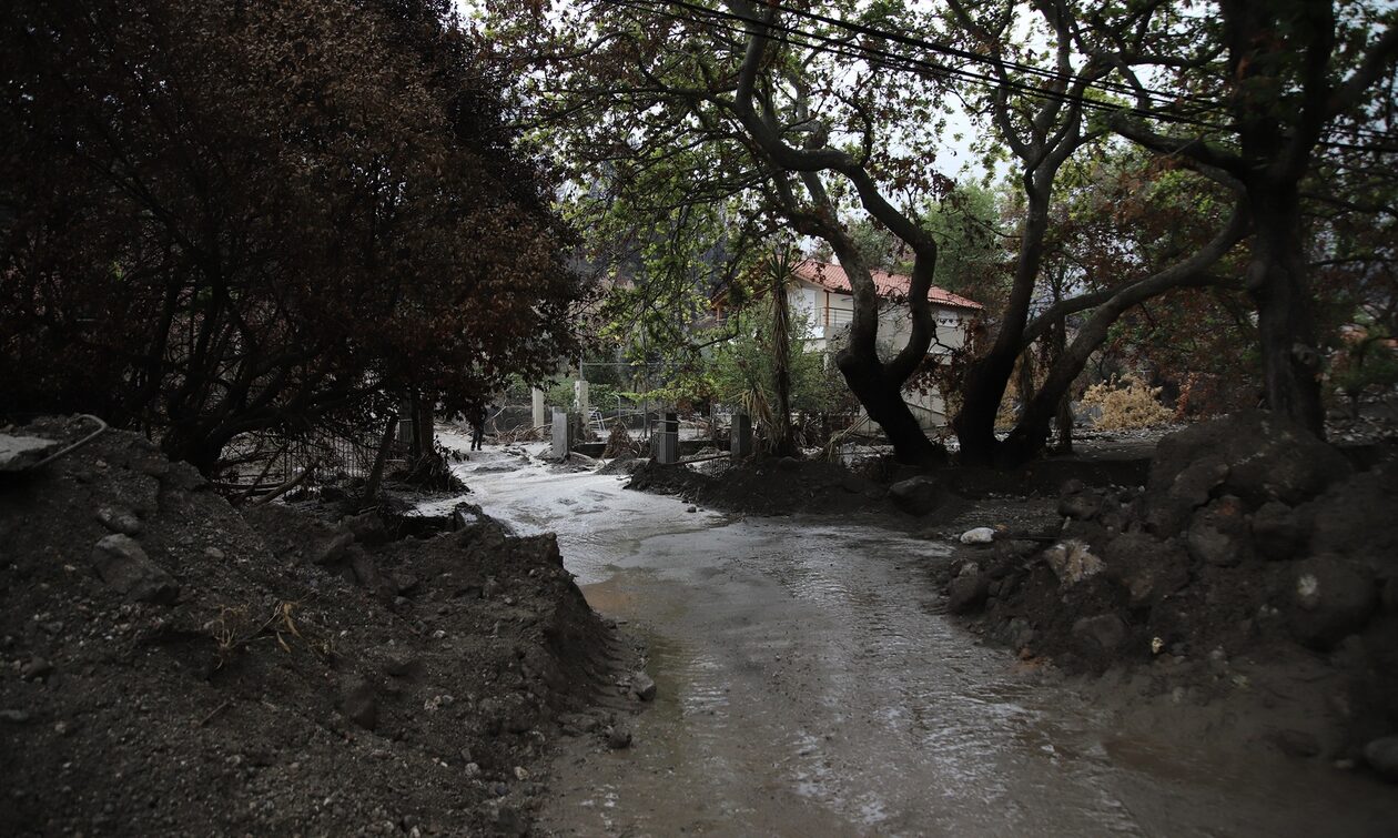 Κακοκαιρία Elias: Σοβαρά προβλήματα στην Εύβοια – «Κόπηκαν» δρόμοι από την καταιγίδα