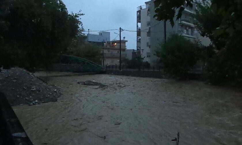 Κακοκαιρία Elias: «Έσπασε» ο Κρουσίδωνας- Πλημμυρίζουν σπίτια