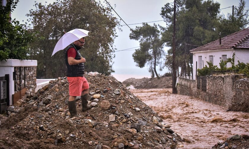 Συγκλονίζει πλημμυροπαθής στον Πλατύκαμπο: Η Θεσσαλία διαλύθηκε - Τα χωράφια μας έχουν 2 μέτρα νερό