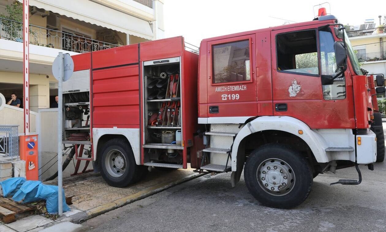 Διακοπή κυκλοφορίας στην Λ. Ηρακλείου λόγω πυρκαγιάς σε κτήριο